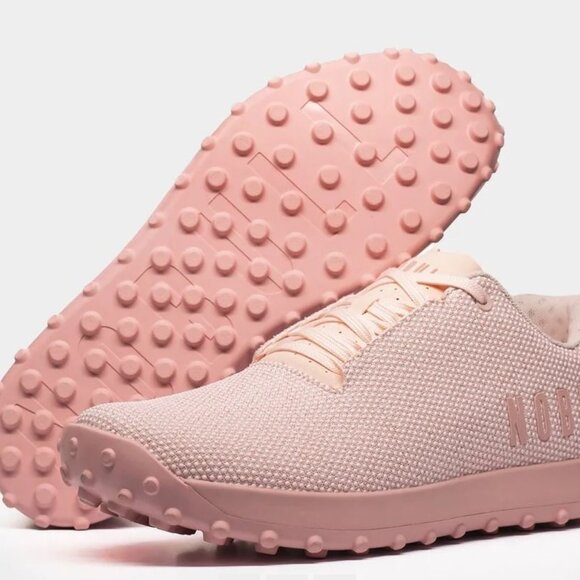 Brand new Nobull sz w 8.5 Women's Turf Trainer low sneakers heather/blush - Picture 2 of 3